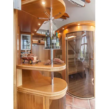 Comfortable With Facilities 빌라